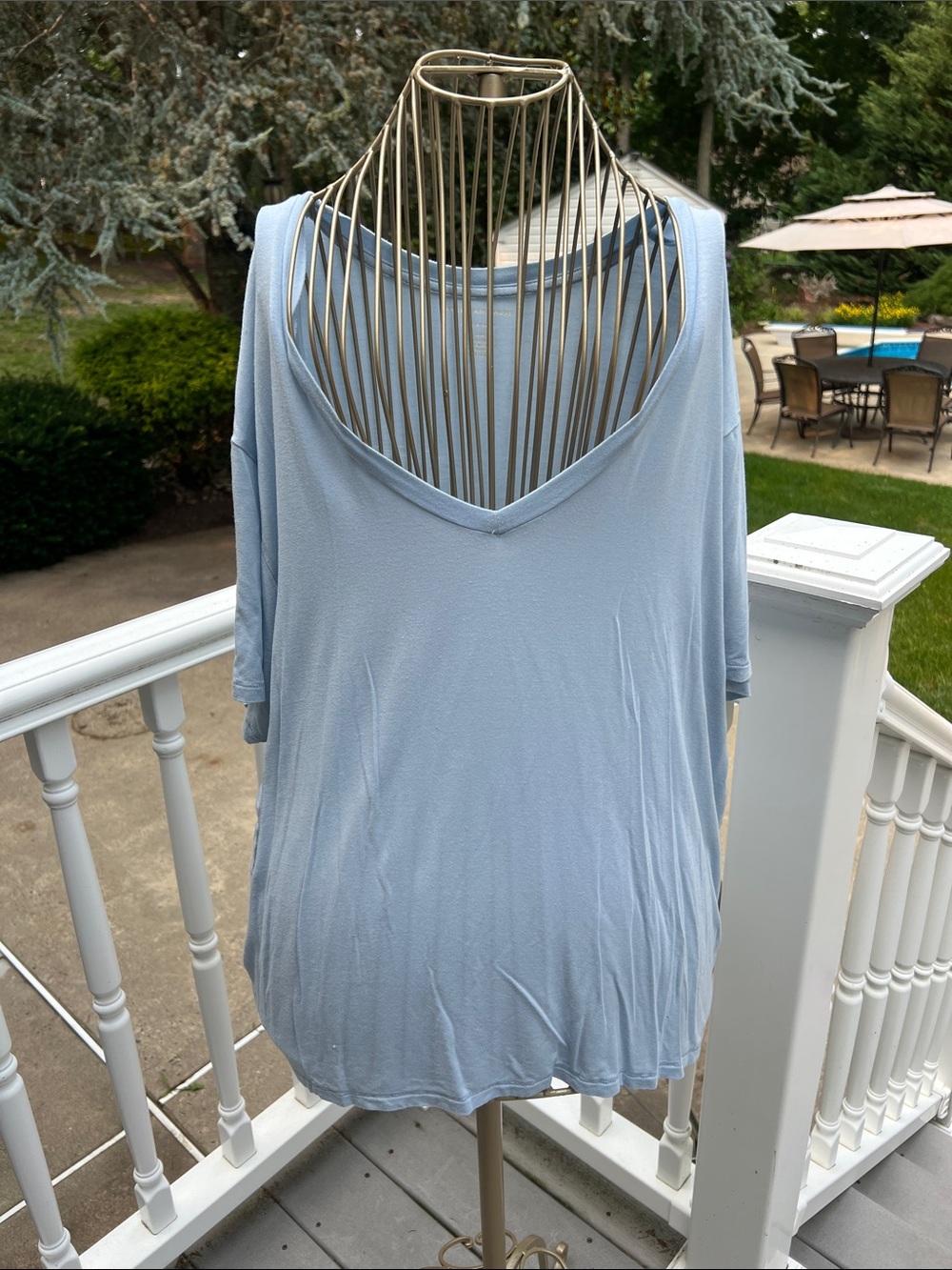 American Eagle Outfitters Light Blue V-Neck Relaxed Short Sleeve Tee
